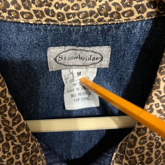 Stonebridge medium denim jacket trimmed in leopard print, comfy, smoke free - Picture 2 of 6